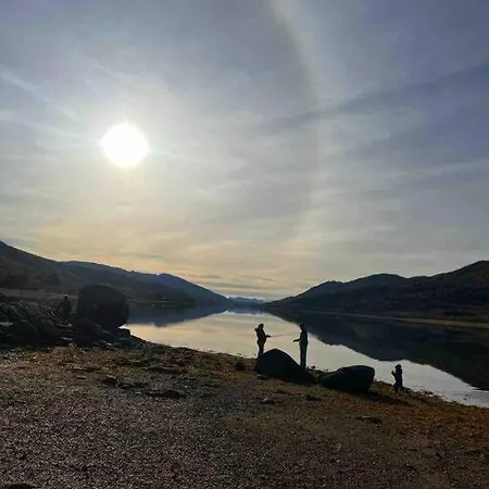 Romslig Hytte Med Natur Og Gode Fiskemuligheter! Lodingen